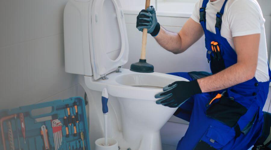 Professional emergency plumbing in La Monte, MO
